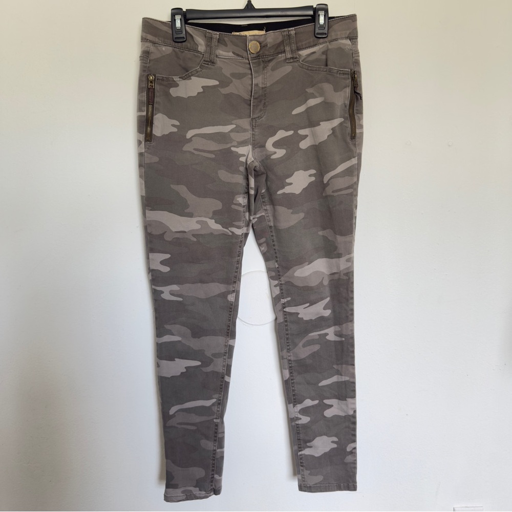 Democracy AB Solution Camo Skinny Pants S/10 Gray/ Olive  Zip Details Frayed Hem